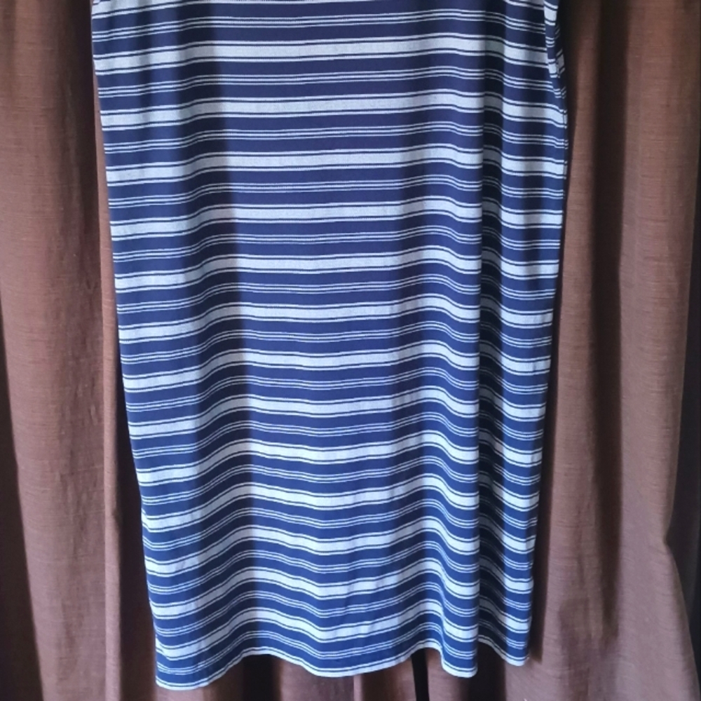 Basic Editions Dress - Picture 2 of 6